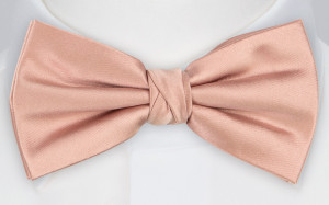 Satin Pearl Pink nœud papillon pré-noué