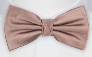 Satin Rose Taupe nœud papillon pré-noué